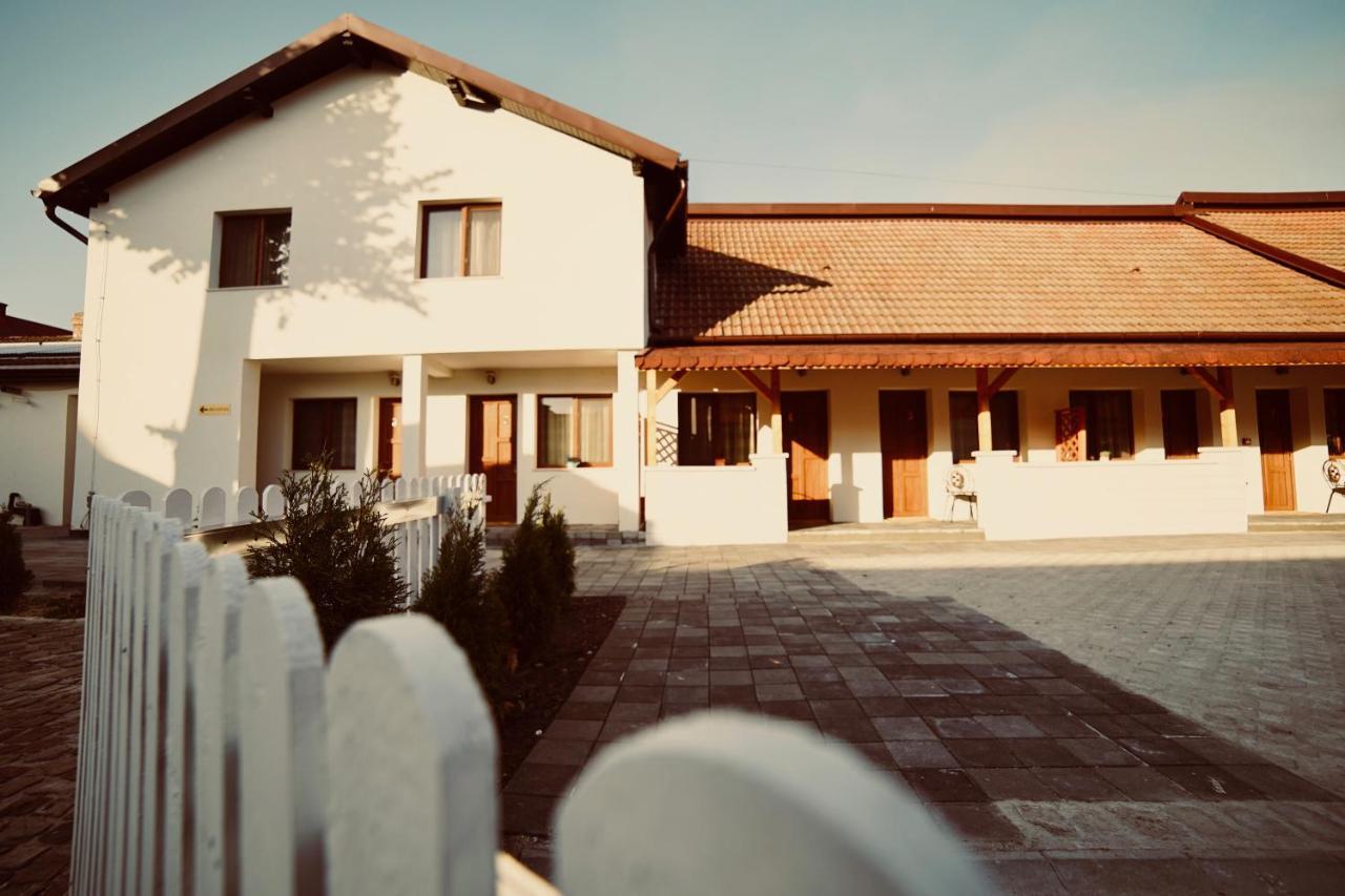 Pensiunea Rustic Hunedoara Exteriör bild